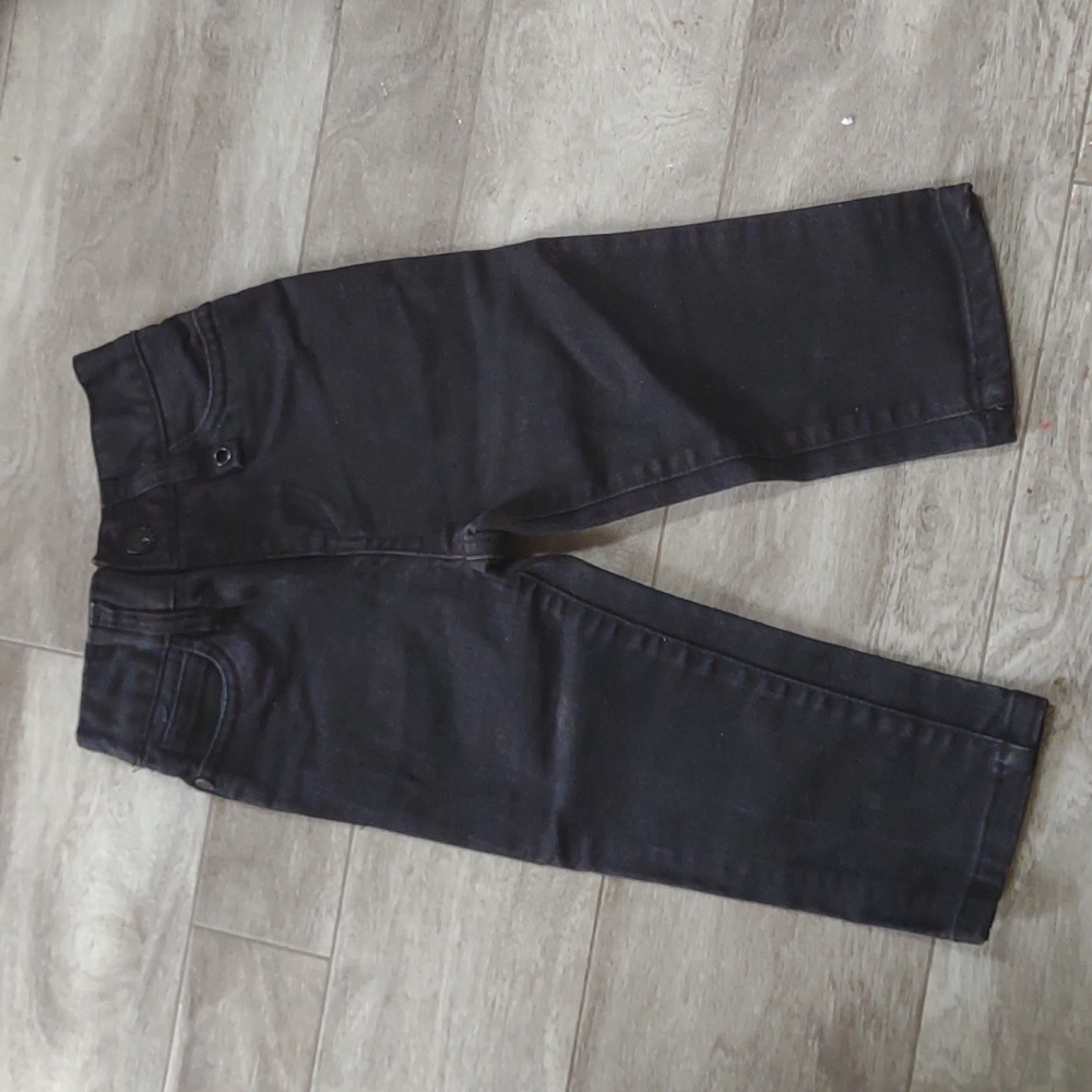 Baby Shawn White black jeans.